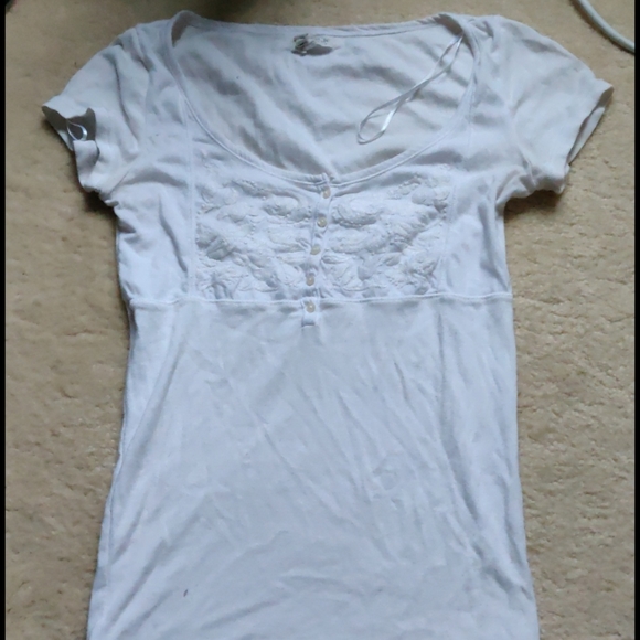 Closing season - Summer tops!! - Picture 2 of 3